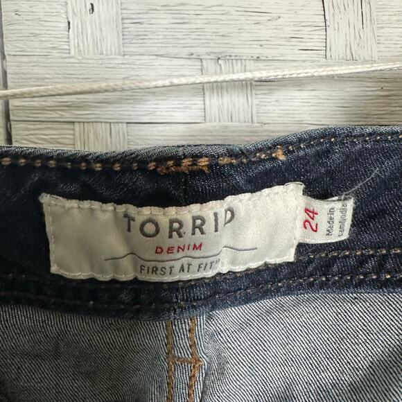 Torrid women’s jeans, medium wash, light distressing luxes slim boot plus size - Picture 4 of 14